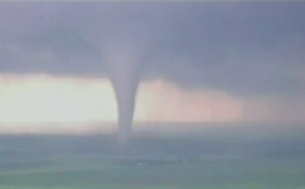 Time-Lapse Footage Gives Awe-Inspiring Perspective of Oklahoma Tornado