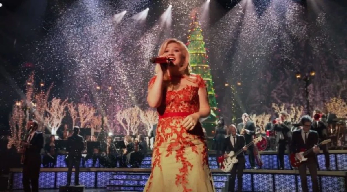 Kelly Clarkson’s Christmas Special Coming to NBC