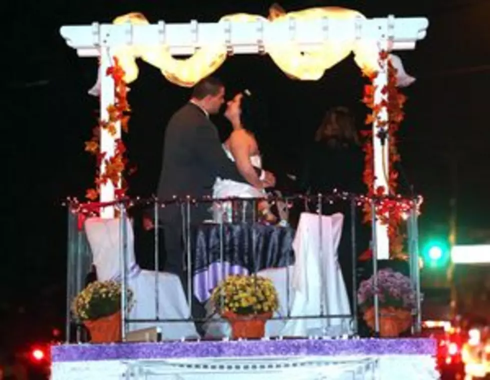 Couple Get Married During Mays Landing Halloween Parade