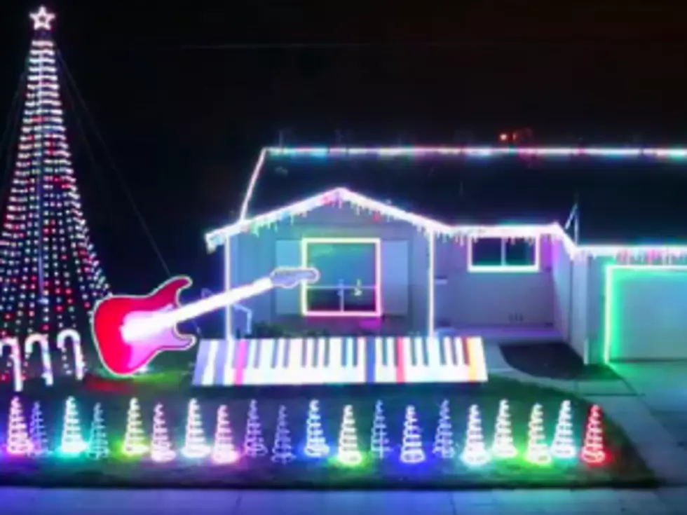 Amazing &#8220;Star Wars&#8221; Christmas Lights Show [VIDEO]