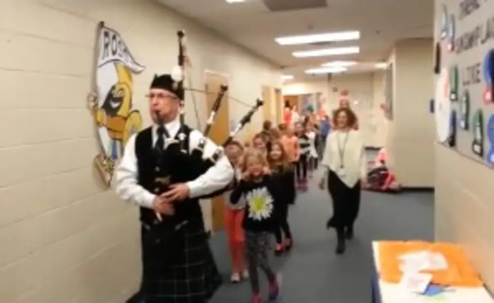 Bagpiper Leads Parade of Students Through Margate School on Scotland Day [VIDEO]