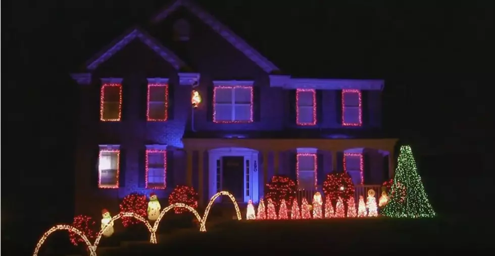 Awesome Star Wars Christmas Light Show 2015 [VIDEO]