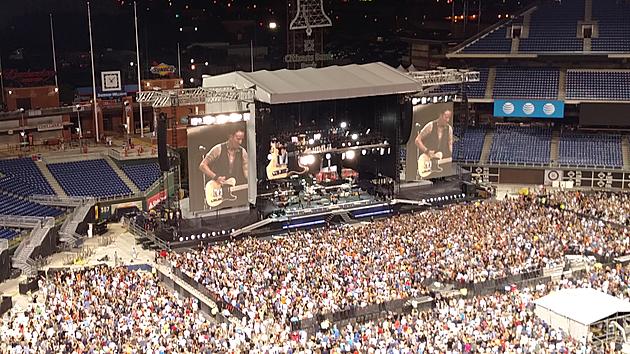 Who Was the College Kid Bruce Springsteen Pulled on Stage in Philly? [WATCH]