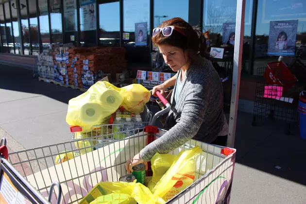 Lite Rock&#8217;s Holiday Food Drive Hits the Ground Running