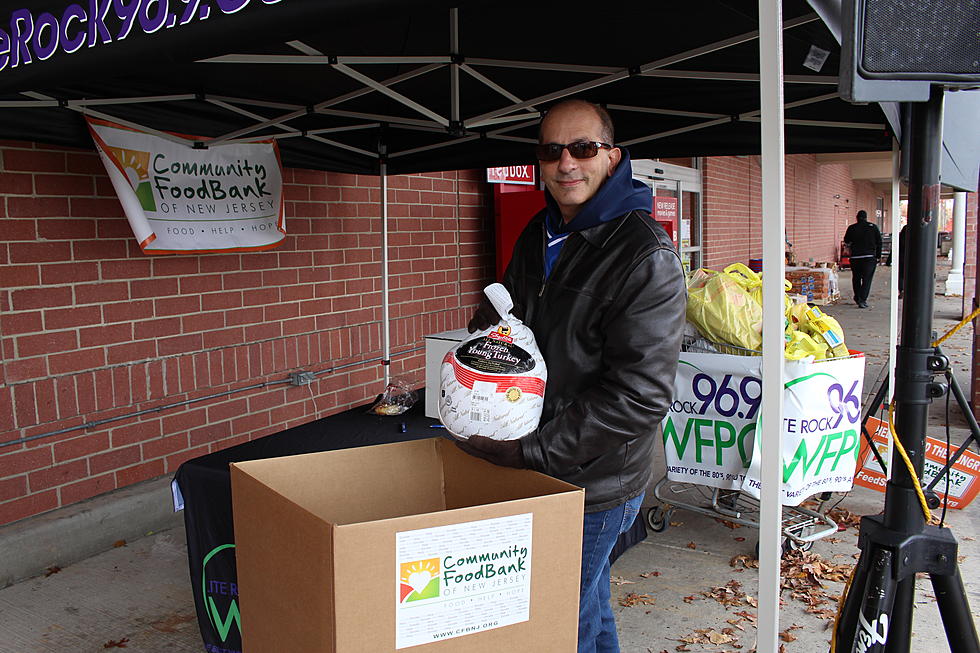 Lite Rock’s Holiday Food Drive Wraps After a Winning Weekend in Marmora and Galloway