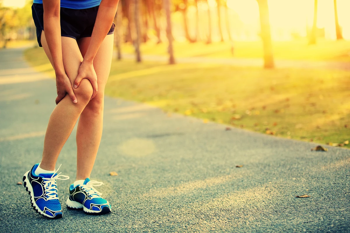 Is it better to rest or walk with knee pain?