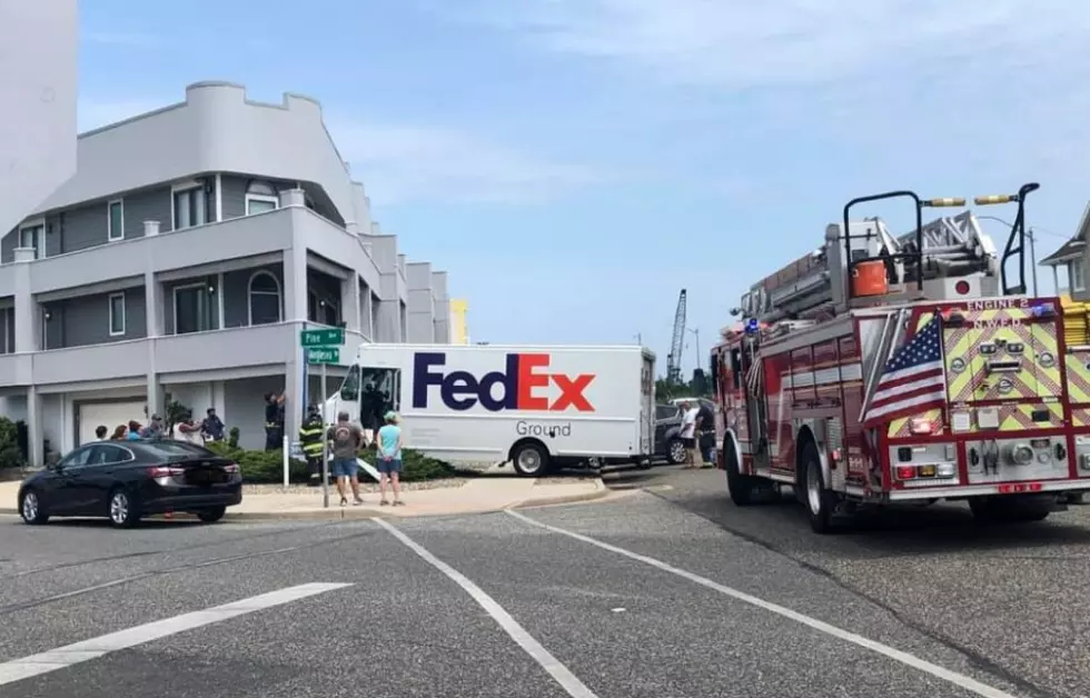 Unwanted Delivery &#8211; FedEx Truck Hits Wildwood House