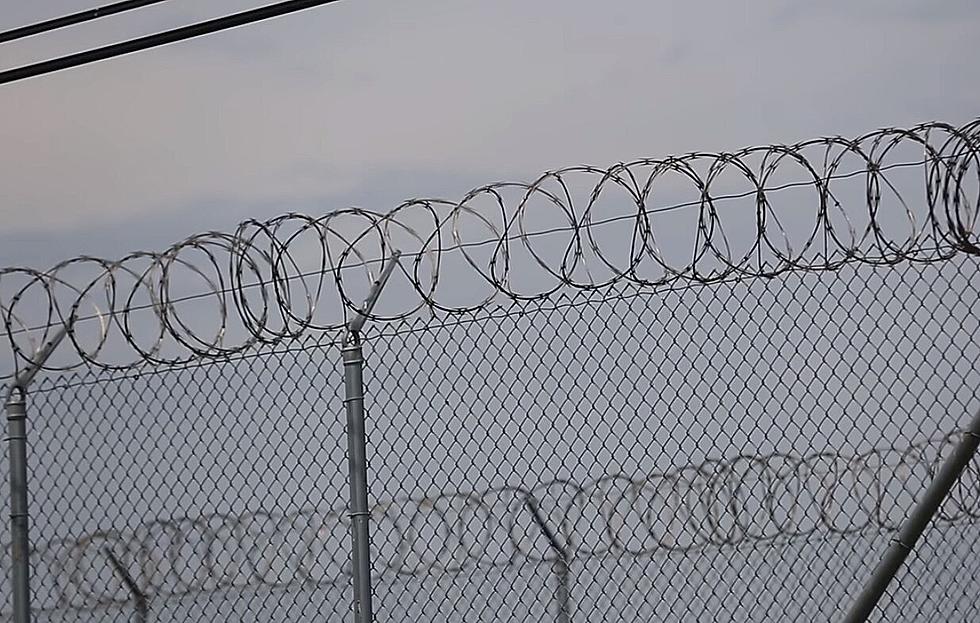 US. Atty: Prison Guard Assaulted Prisoners With ‘Fence Treatment’
