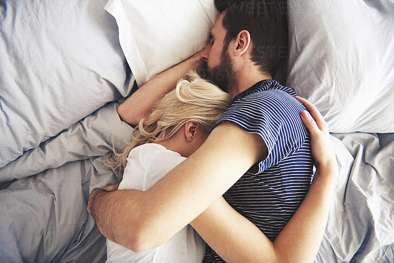 Should I Go to Bed at the Same Time as My Spouse?