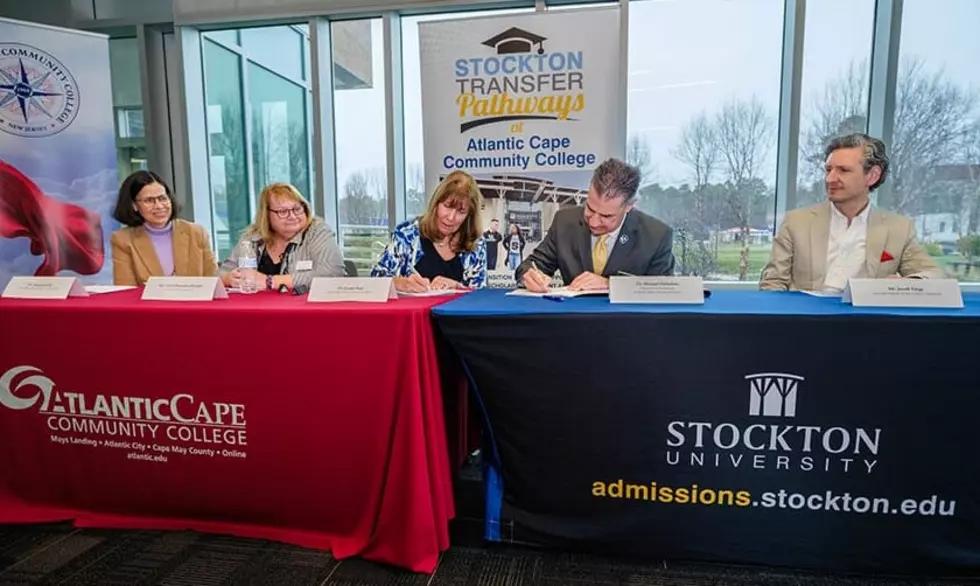 ACCC, Stockton Sign Agreement to Ease Transfer for Arts Students
