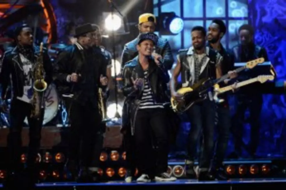 Did Bruno Mars Lose His Cool on Stage? [VIDEO/POLL]