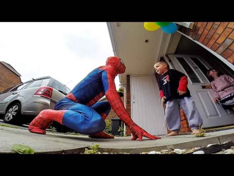 Dad of the Year Dresses Up Like Spiderman to  Surprise 5-Year Old Battling Cancer [VIDEO]