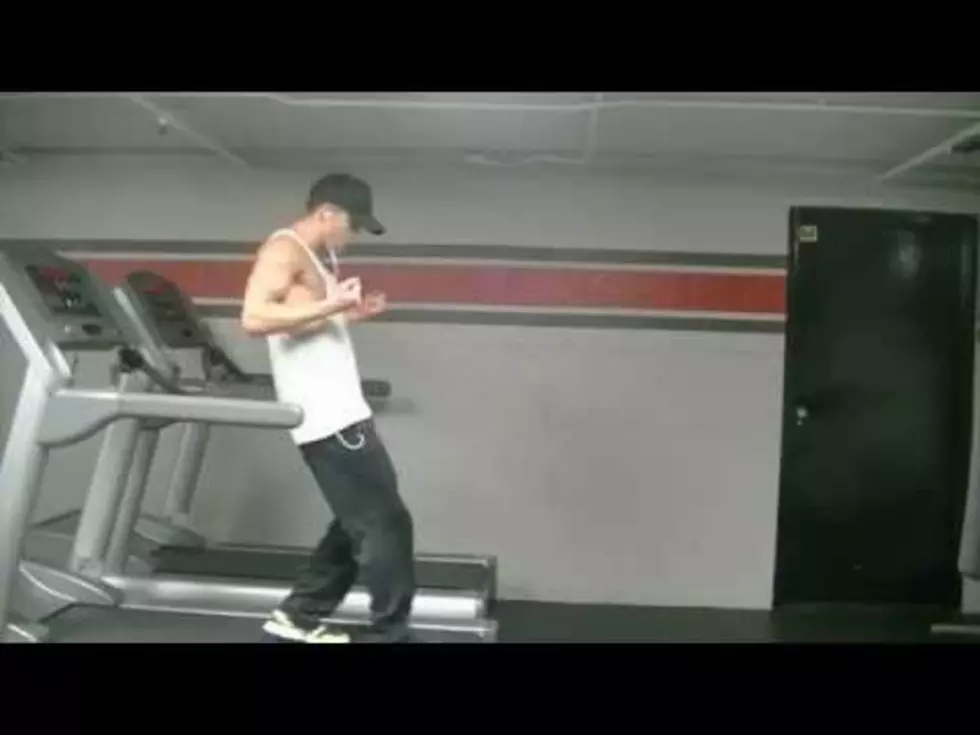 The Amazing Uptown Funk Treadmill Dance [VIDEO]