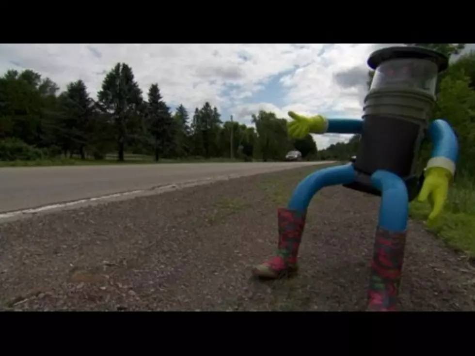 Cross Country Hitchhiking Robot Gets Destroyed in Philadelphia