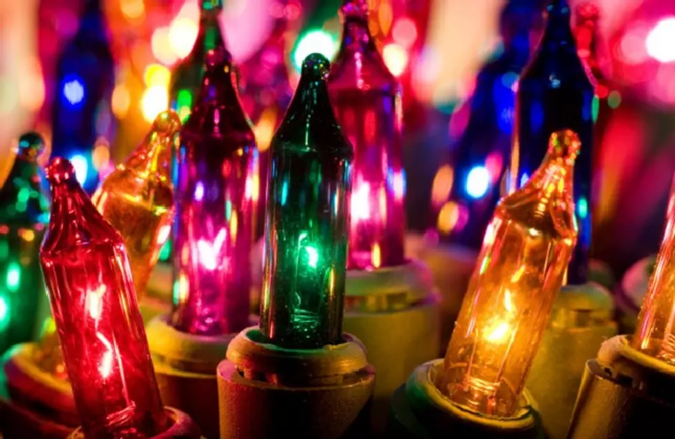 Color Lights Vs. White Lights -- Which Christmas Lights Do You Prefer?  [POLL]