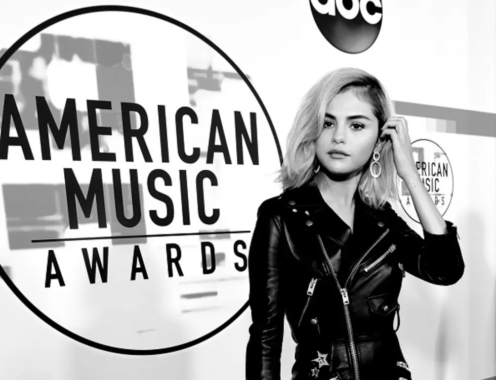 Fashion Tracker: The 6 Hottest Looks on the AMAs Red Carpet