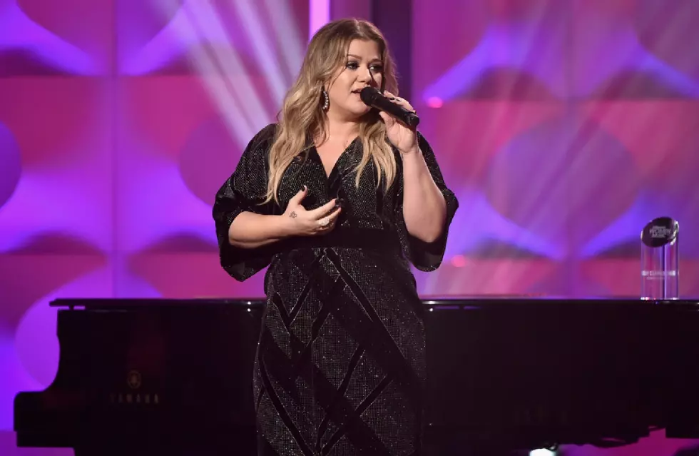 We’re Flying You To See a Kelly Clarkson Live Performance from The Voice Stage in L.A.!
