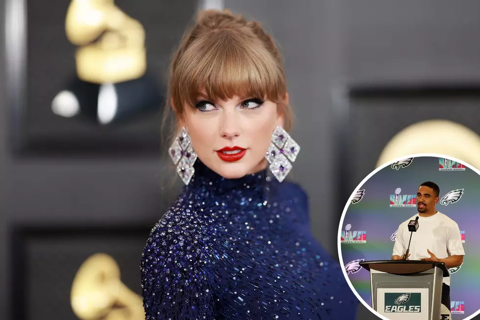 Taylor Swift’s Rooting for the Eagles to Win the Super Bowl, and Here’s Proof