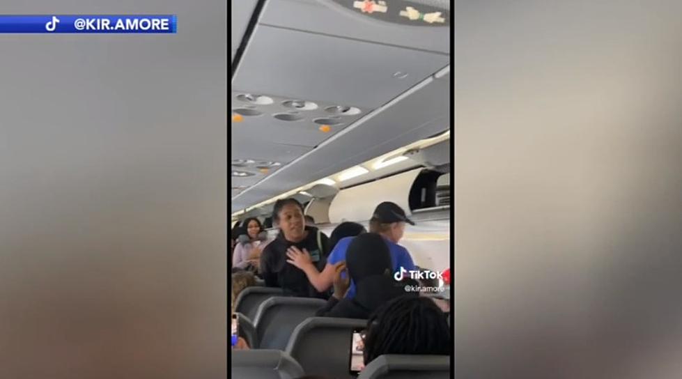 Female Passenger on Flight to Philadelphia Bites, Kicks Police Officers [VIDEO]