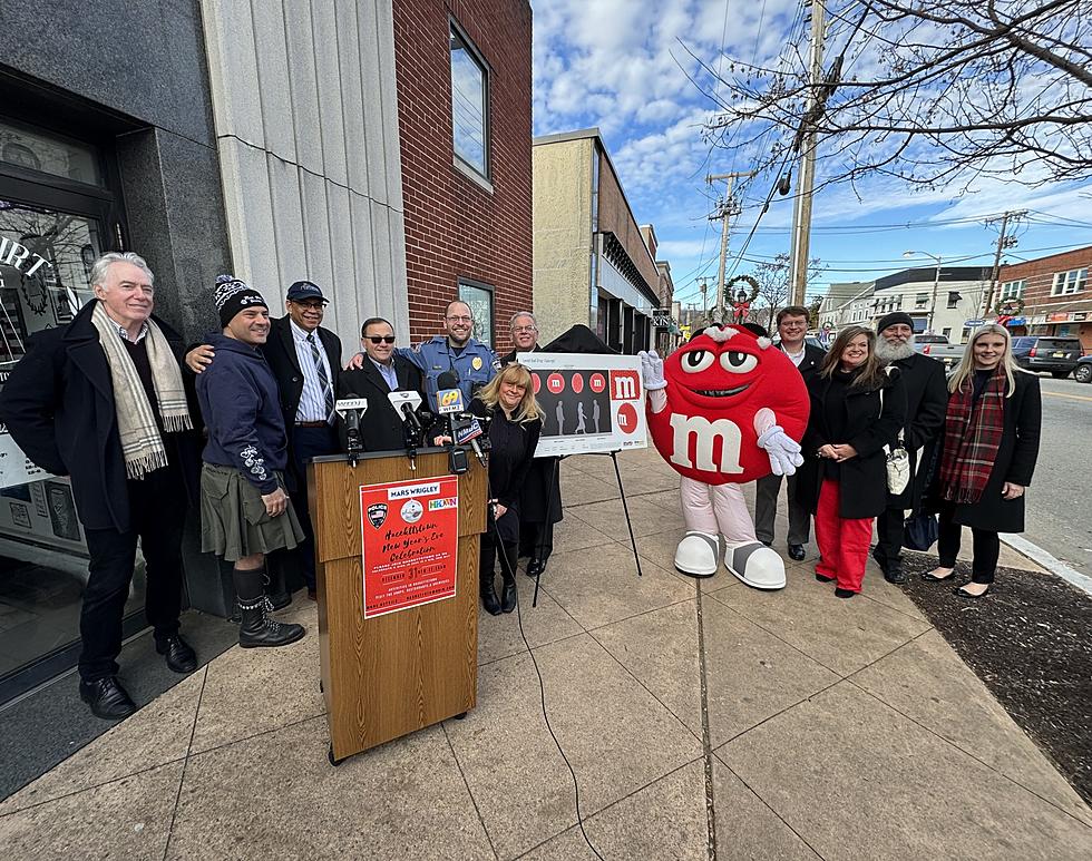 Gigantic M&#038;M Will Drop in Hackettstown, NJ to Usher in 2024