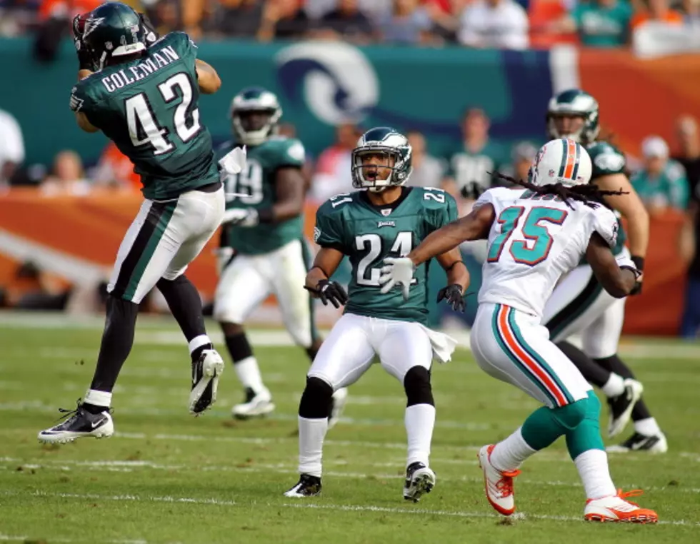 Eagles Stay Alive with win 26-10 win Over Dolphins