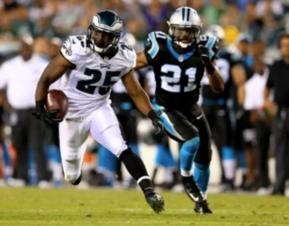 Vick, McCoy Shine as Eagles Down Panthers