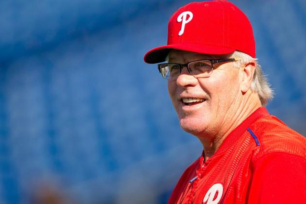 Phillies Extend Mackanin as Manager