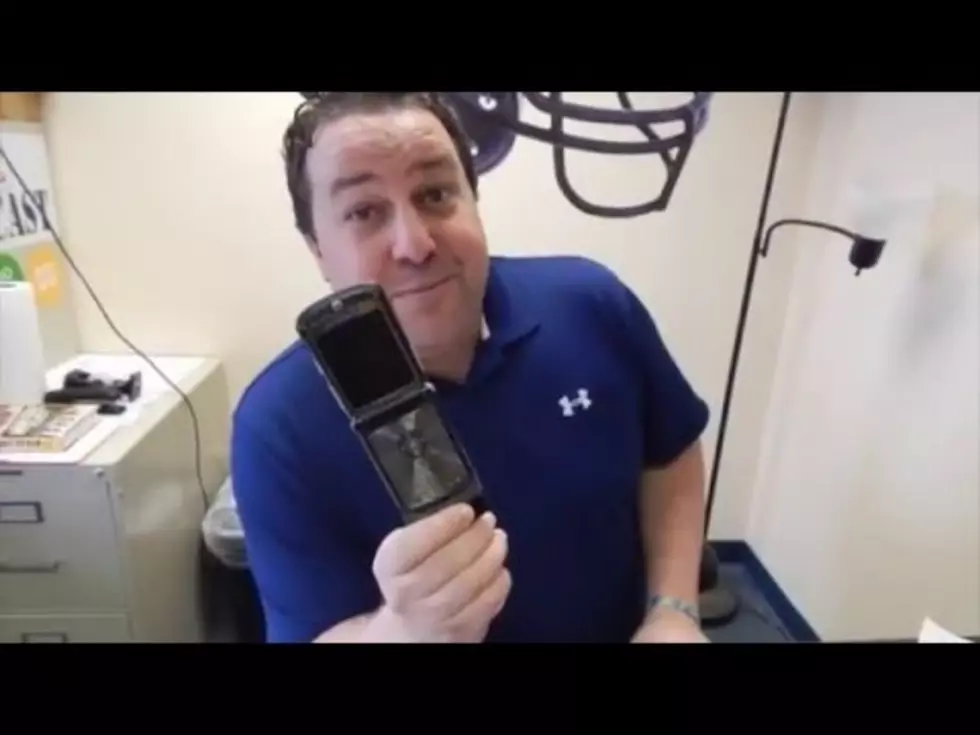 Why is Mike Gill Using a Flip Phone? – Pregaming With Mike Gill