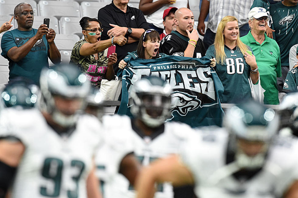 Philadelphia Eagles Fans Seen Cheering on the Police in Chicago! [WATCH]