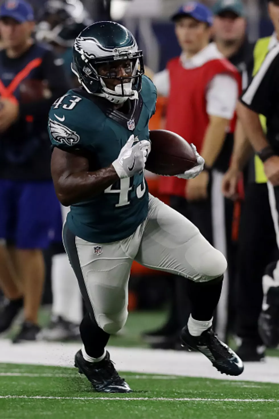 What Is Going On With Eagles&#8217; Running Back Carousel?
