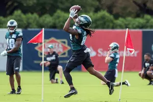 Eagles&#8217; Johnson Starting to Separate Himself