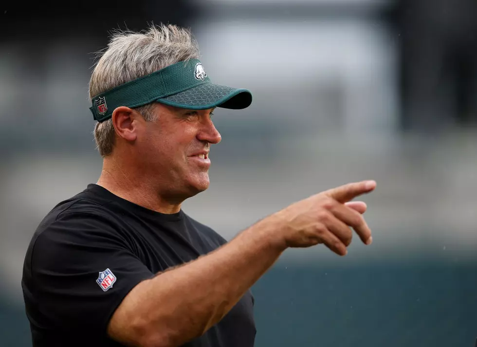 [WATCH] Eagles Head Coach Doug Pederson Throws Out First Pitch at Phillies Game