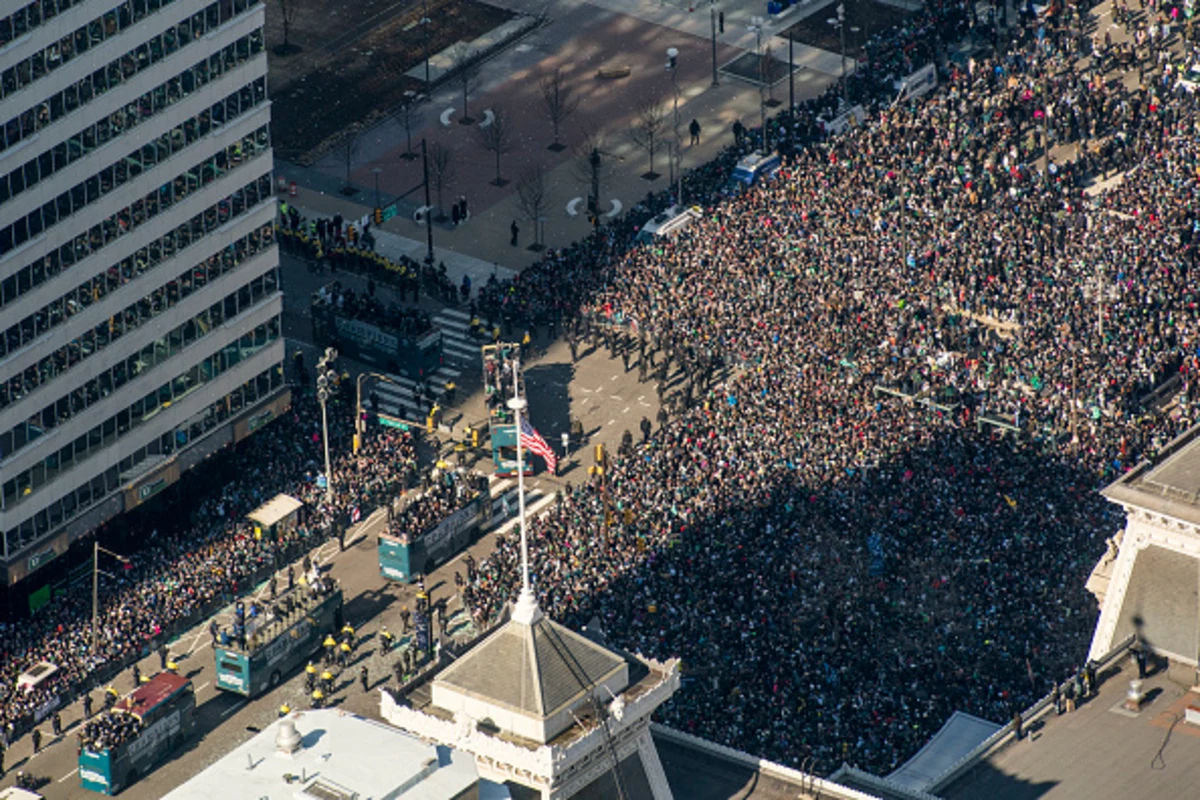 Jason Kelce Wins the Eagles' Victory Parade