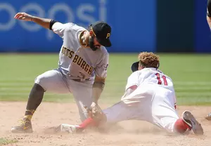 Phillies Sign Versatile Utility Player Rodriguez