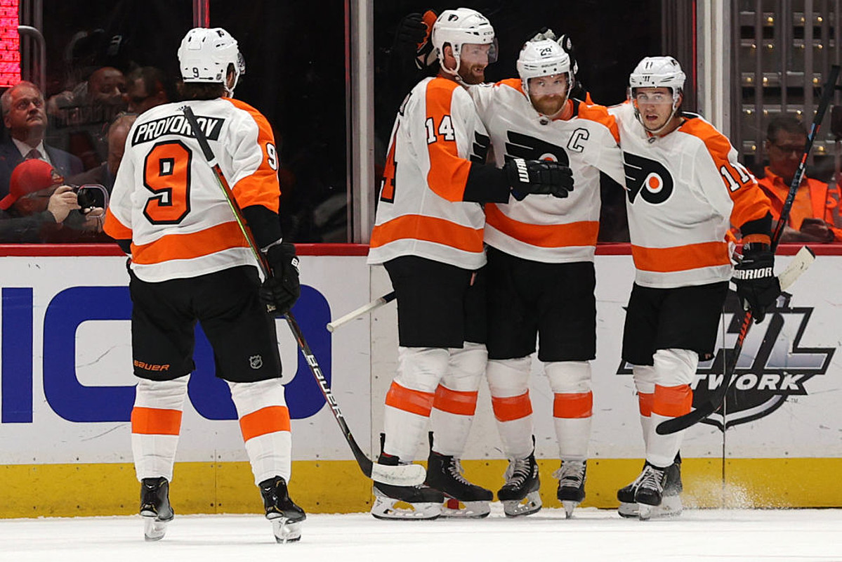 Konecny's Hat Trick Leads Flyers Past Capitals