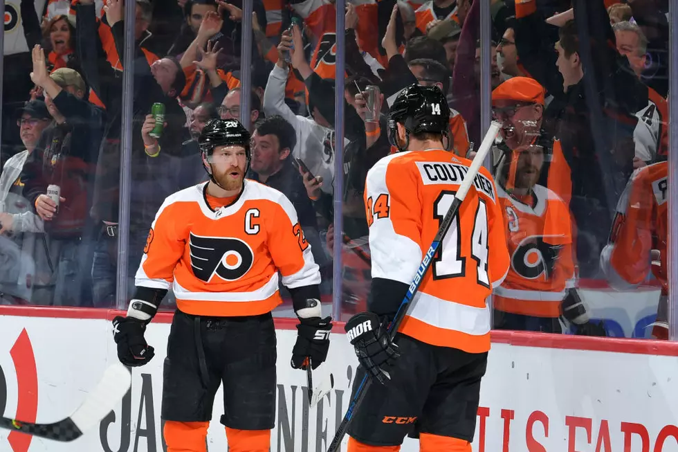 Flyers Win 8th Straight, Move Into Tie for Metro Lead