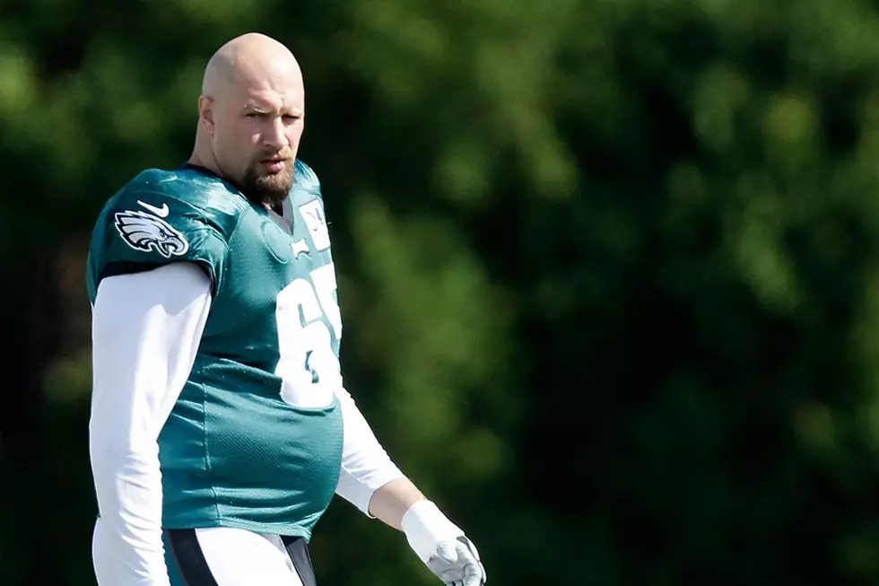 Eagles’ Lane Johnson Exits Game vs. 49ers