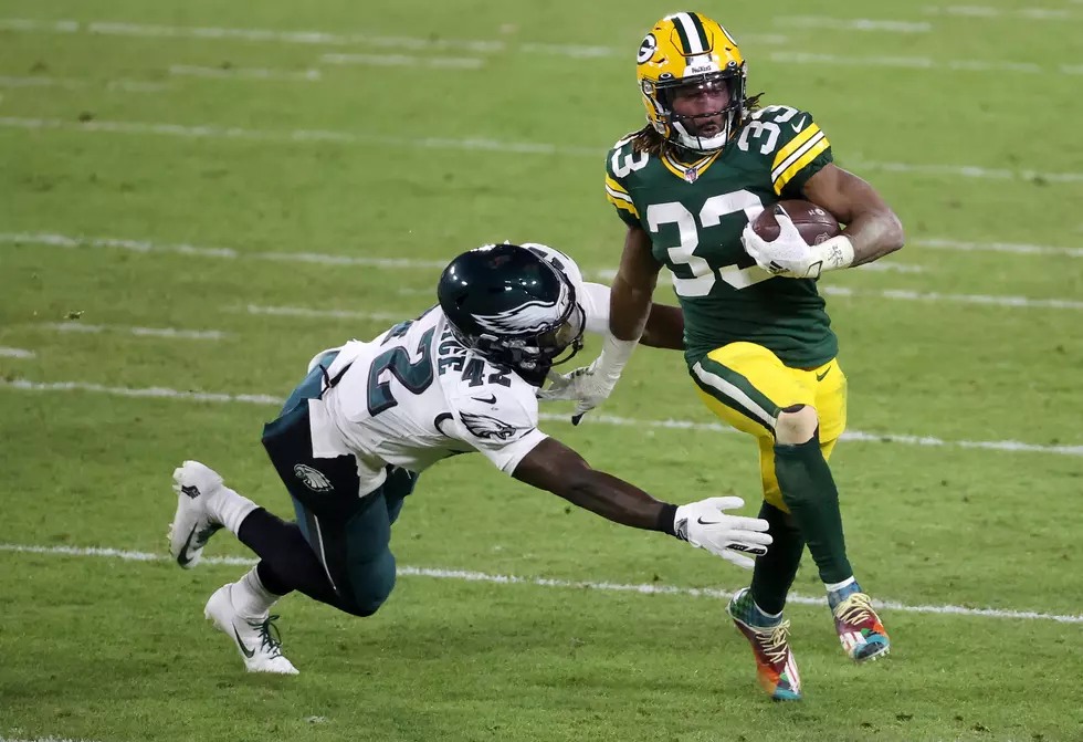 Packers Withstand Late Rally to Outlast Eagles 30-16