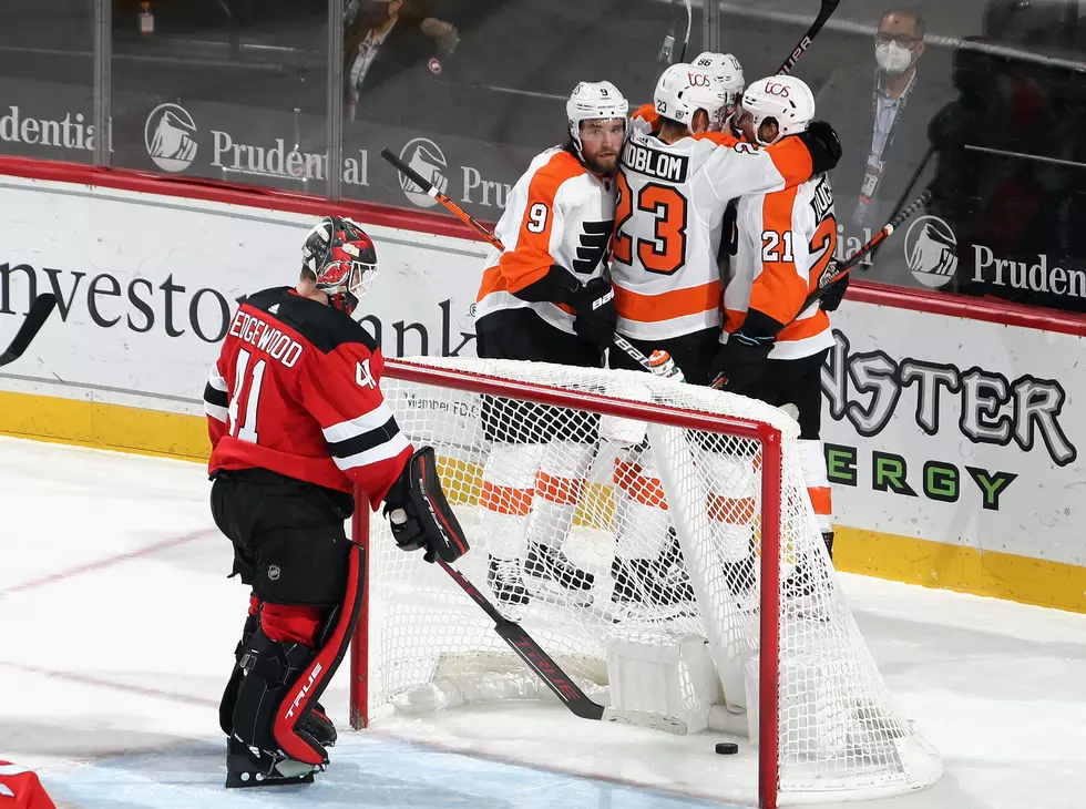 Three-Goal 3rd Lifts Flyers to Win Over Devils