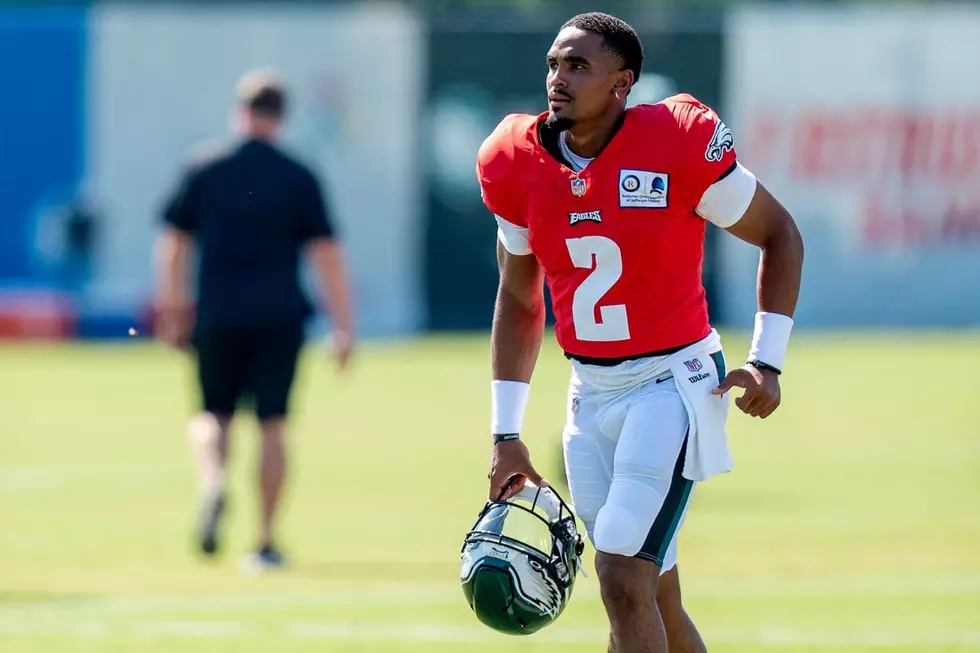 Football at Four: Jalen Hurts and Zach Ertz and Eagles LT Battle