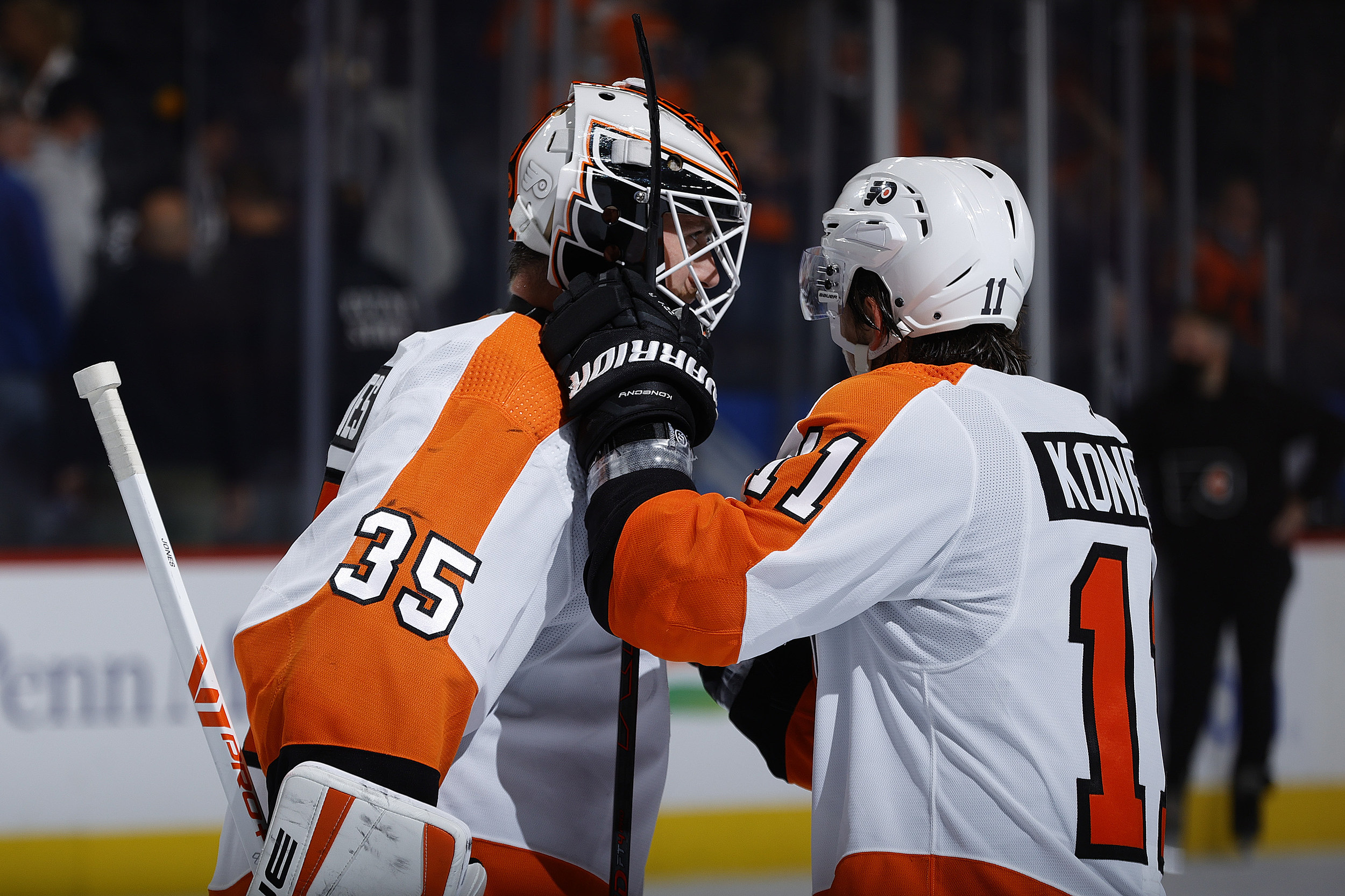 Pass or Fail: Philadelphia Flyers' 3rd jerseys, white nameplates
