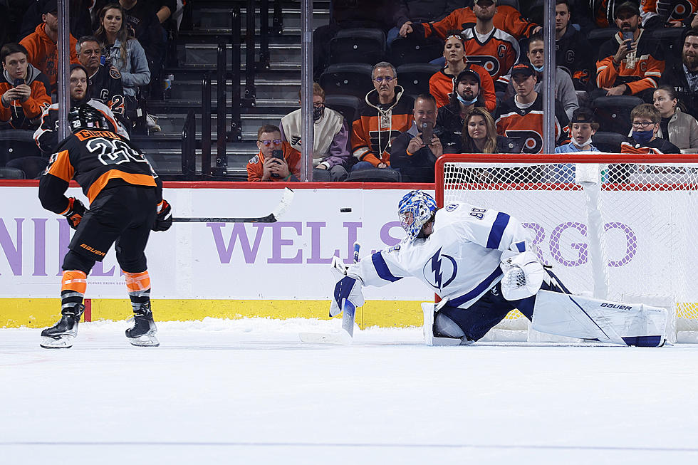 Giroux Ties It Late, but Flyers Fall to Lightning in SO
