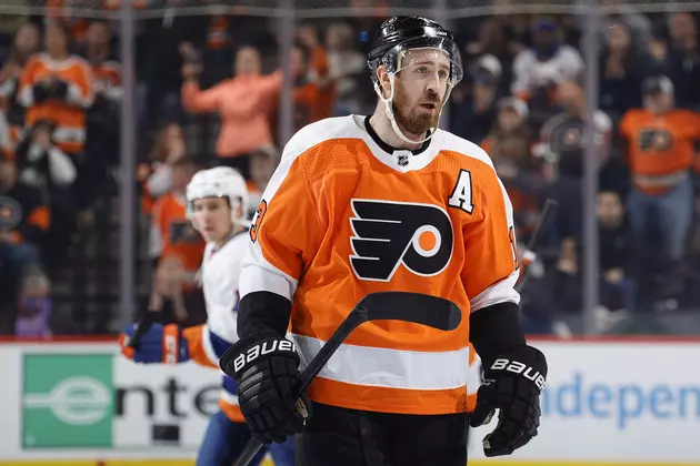 Hayes Scores Twice in Flyers Win Over Islanders