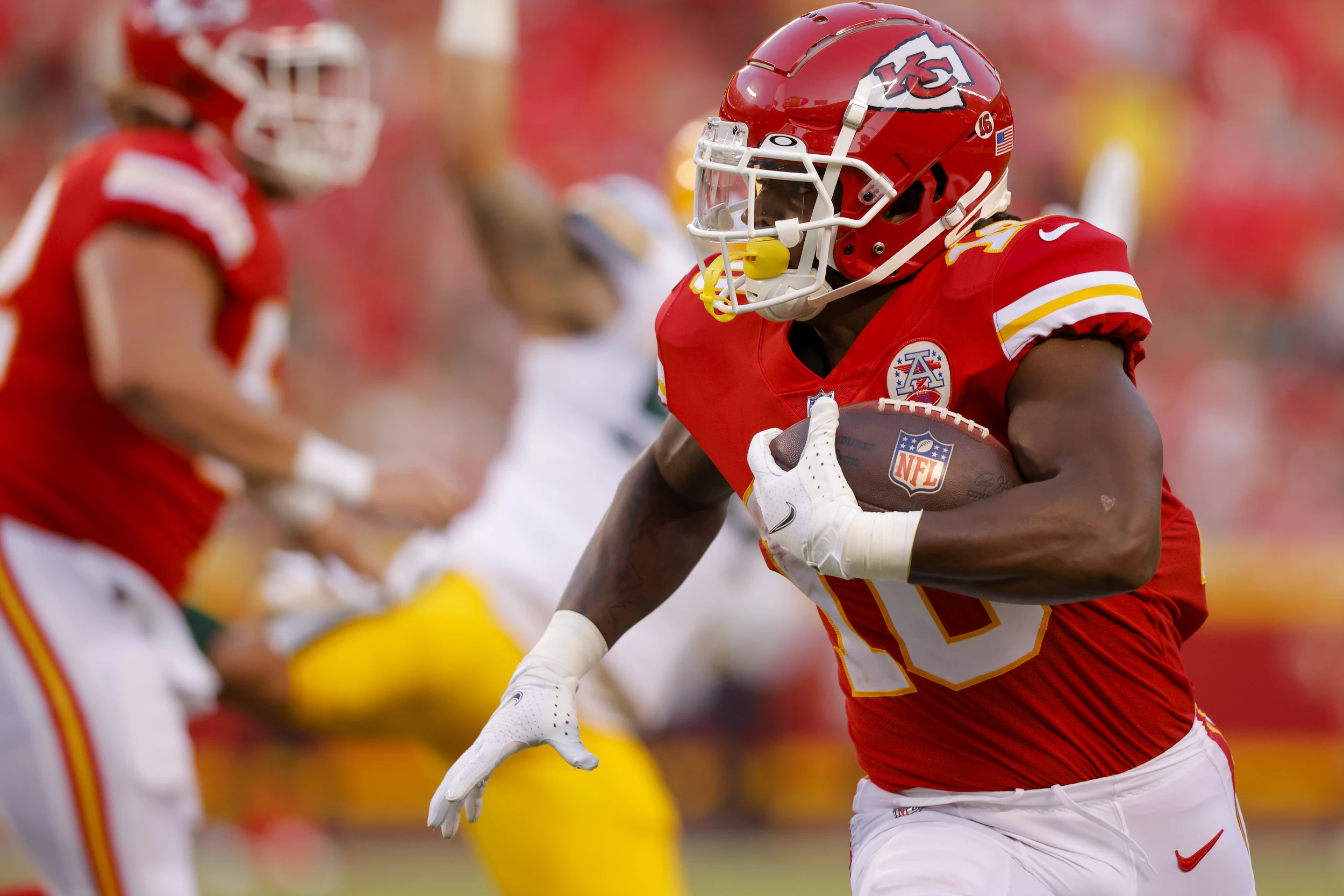 Chiefs' Isiah Pacheco names his top five NFL running backs of all