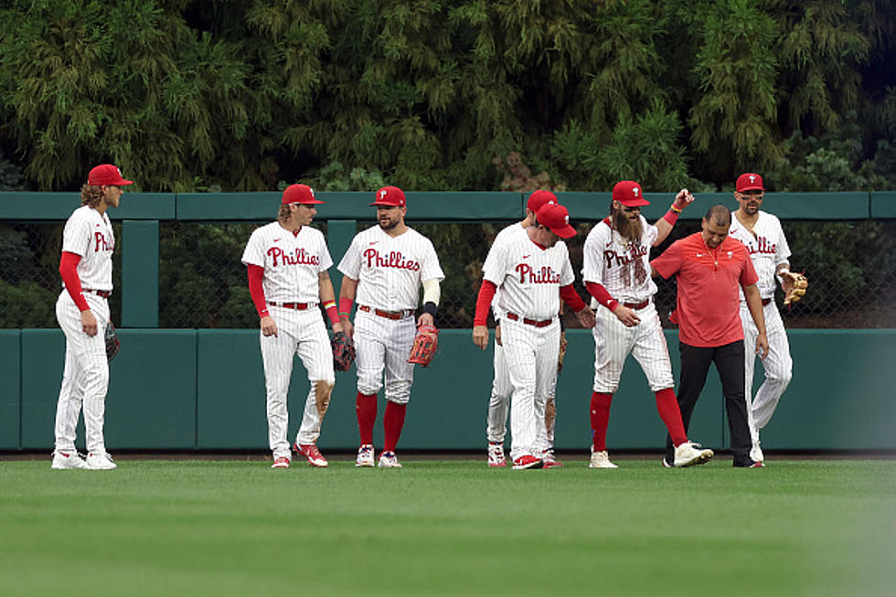 Phillies place OF Marsh on 10-day injured list with left knee