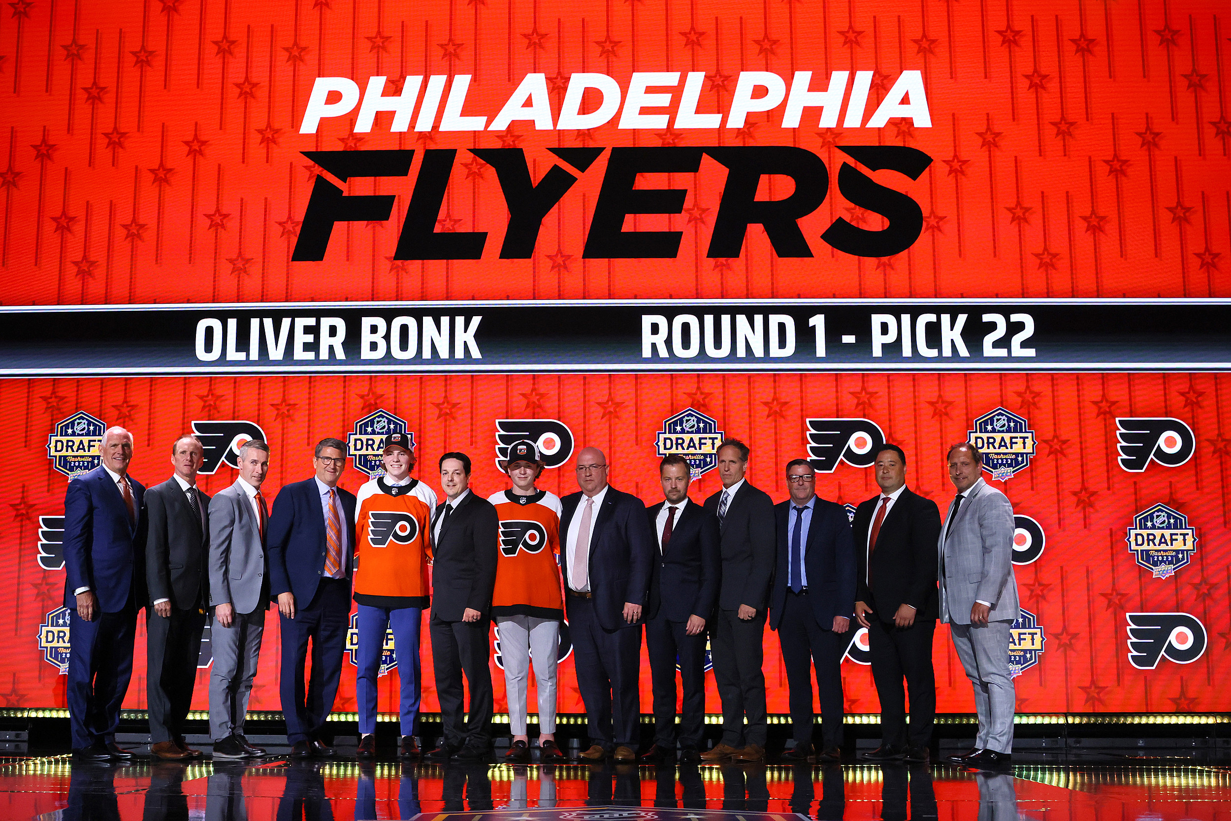 Philadelphia Flyers rookie star will change jersey number