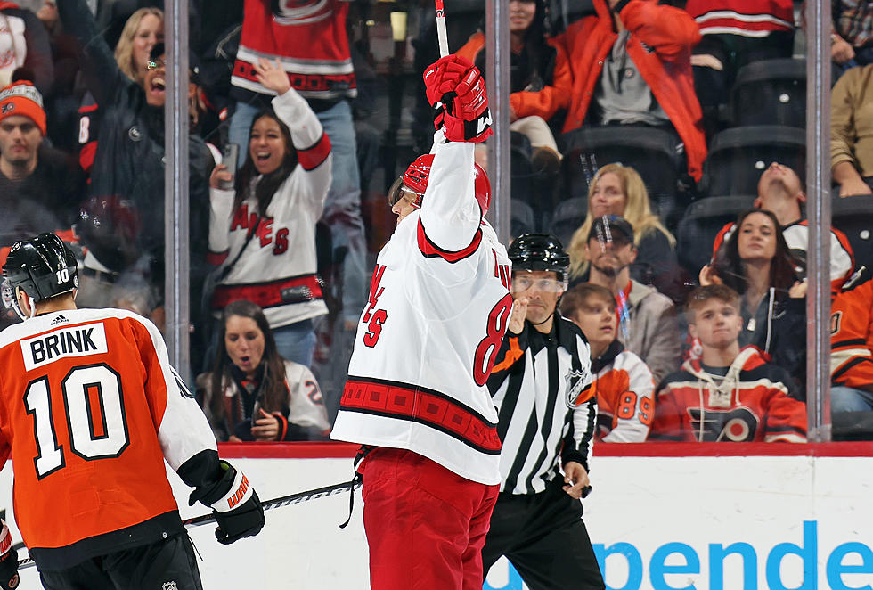 Teravainen&#8217;s Late Goal Downs Flyers Against Hurricanes, 3-2