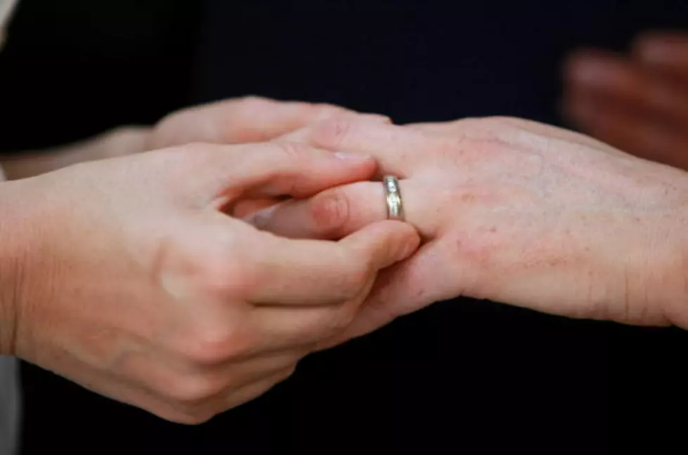 Tennessee Couple Sets World Record For Renewing Wedding Vows