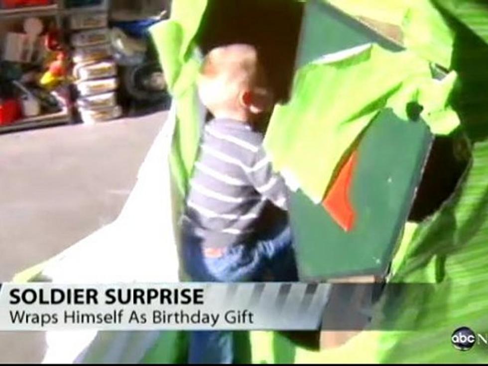 Returning Soldier Surprises Sons By Wrapping Himself Up as Birthday Present [VIDEO]