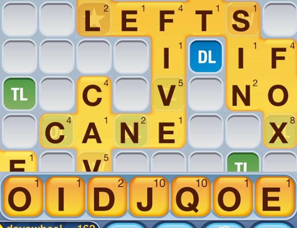 Alec Baldwin Kicked Off Plane Over “Words With Friends”